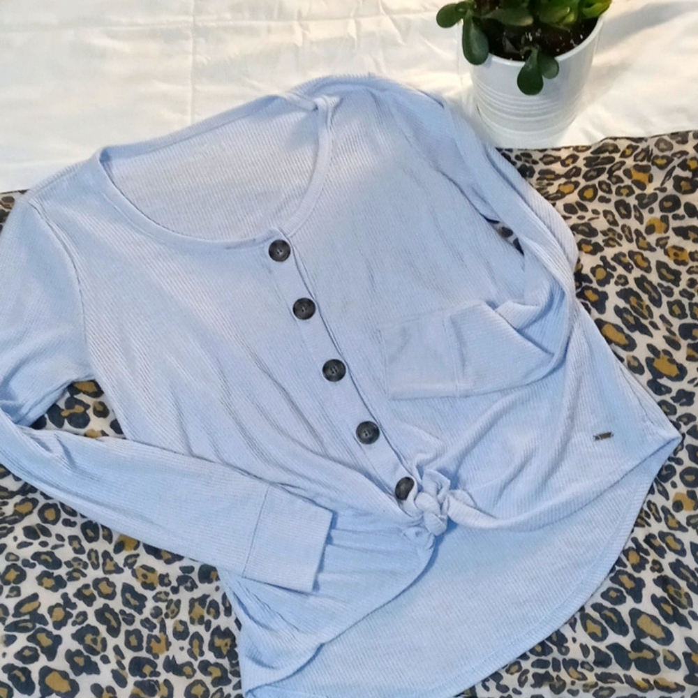 🛍 Waffle Knit Hollister Button Front Top M